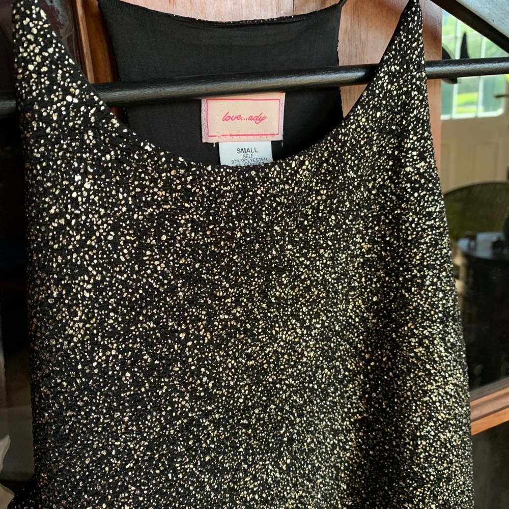 Love...Ady Black And Gold Dress
